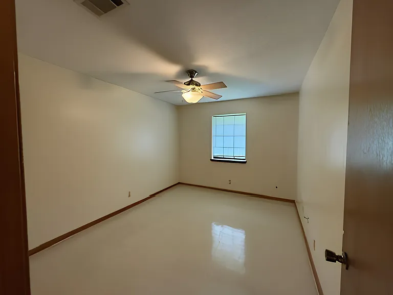 610 Old Covington Hwy #A — Photo 13