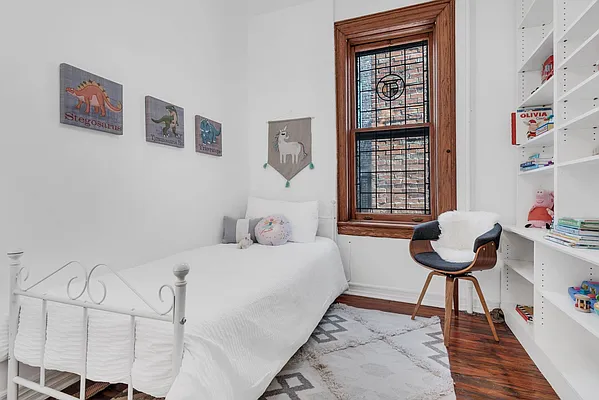 Sold by Compass | media 18