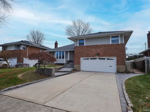 19 Birchwood Park Drive, Syosset, NY 11791