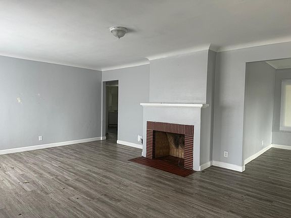 4th image of 1919 S Cypress Ave