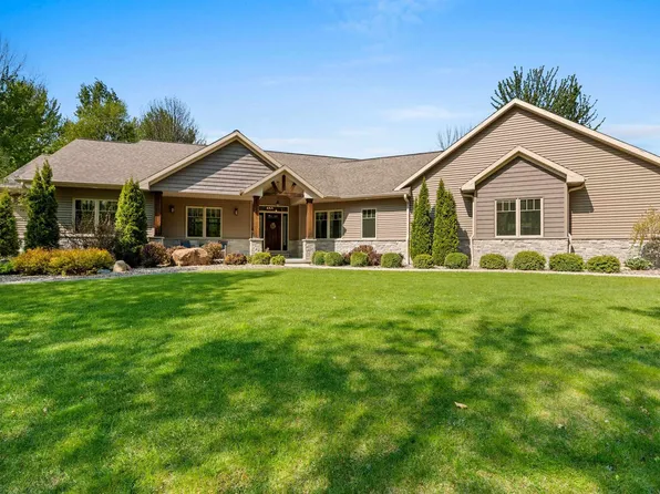 3208 Anston Rd, Suamico, WI 54313