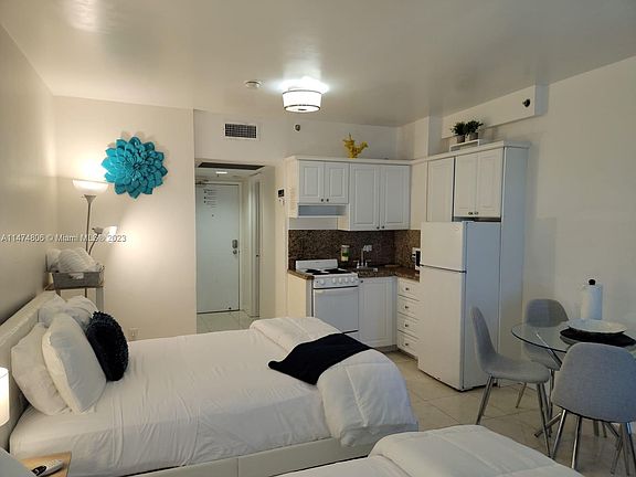 5th image of 6345 Collins Ave APT 905