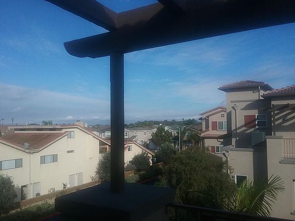 Mountain-view Balcony