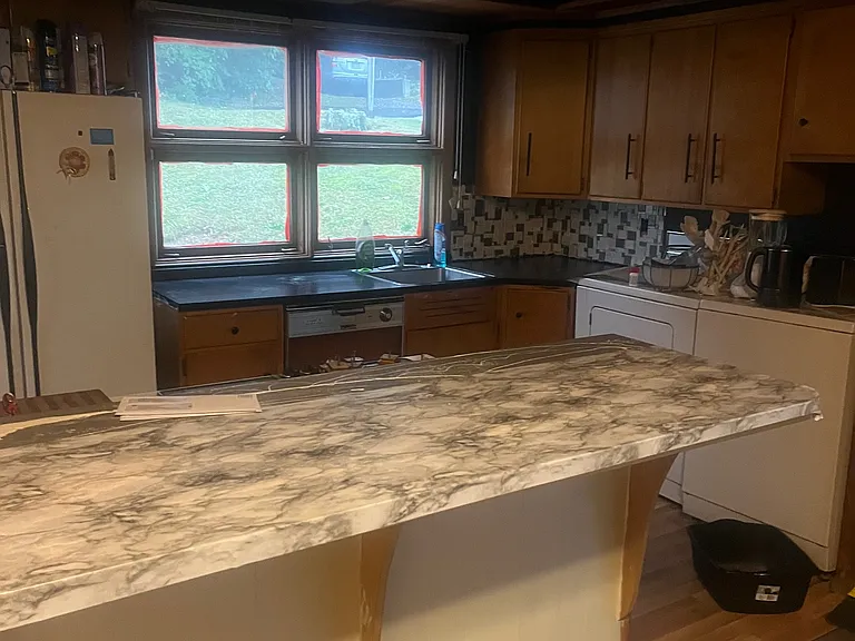 1931 Howard Ave — Photo 11