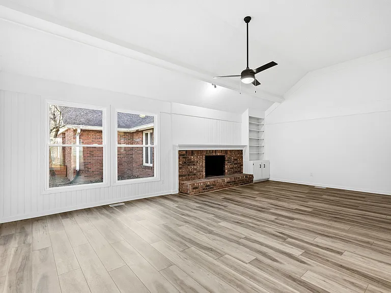 10712 Downing St — Photo 12