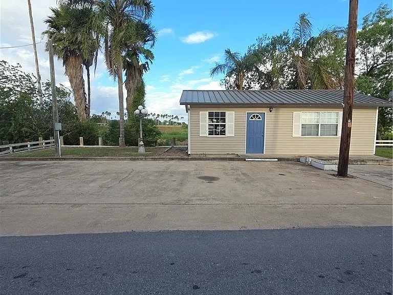 8442 Lago Vista Dr — Photo 23