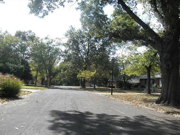 4th image of 9608 Griffin Dr