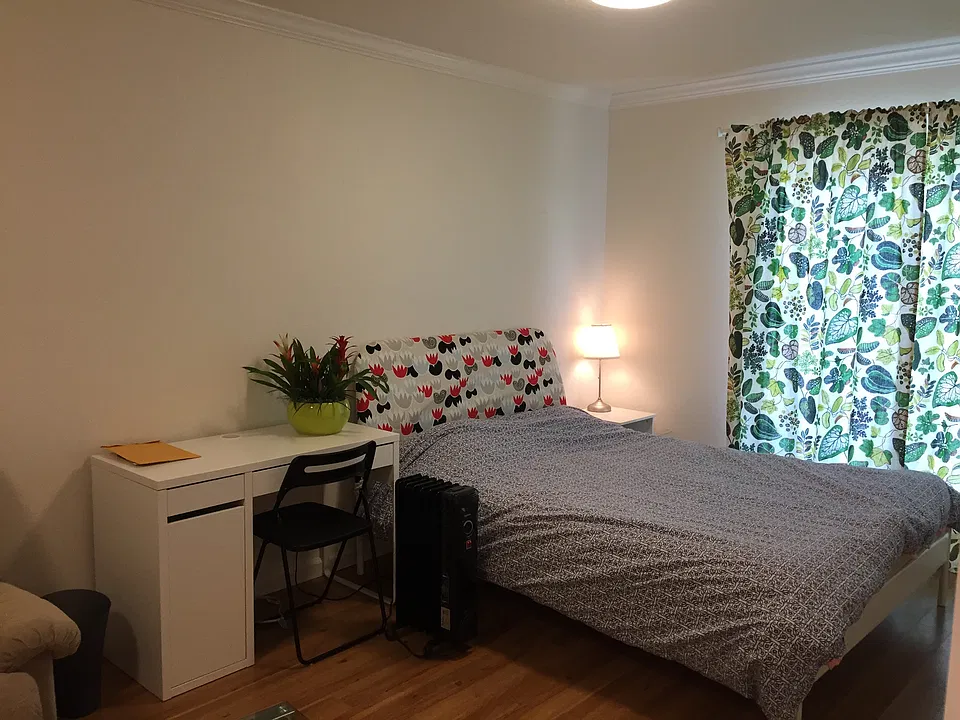 Large bed room with King bed