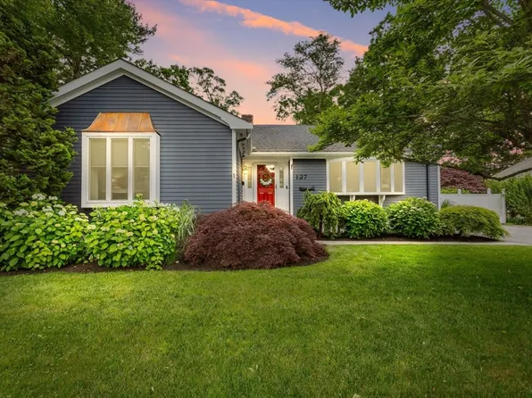 127 Howland Rd, Fairhaven, MA 02719