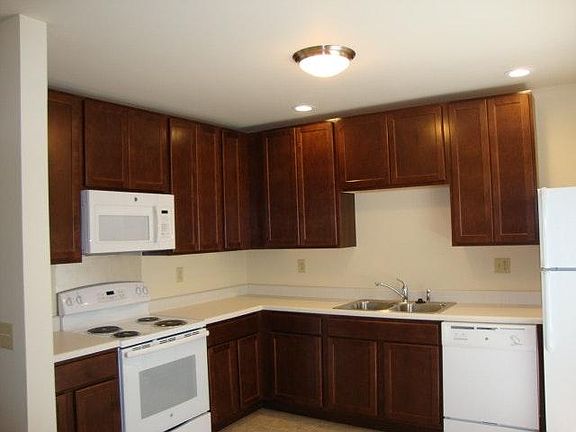 3rd image of 3907 Folsom Ave