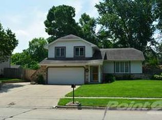 9400 Lincoln Ave, Clive, IA 50325