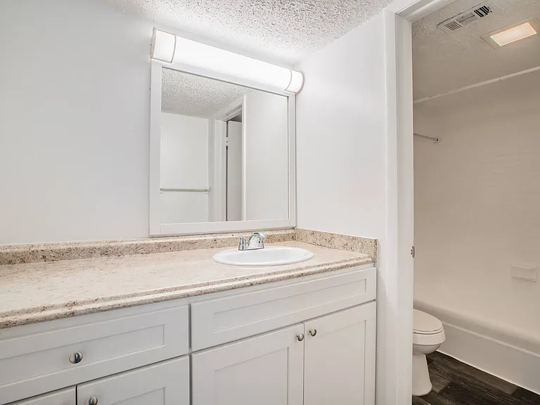 Townsend Apartments I — Photo 18