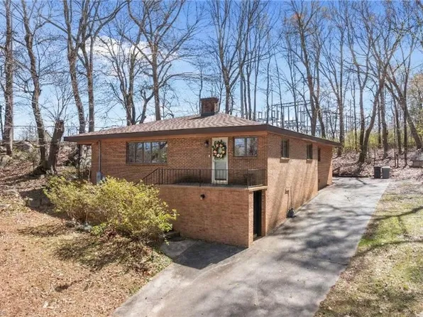 828 Martin Luther King Jr Dr, Asheboro, NC 27203