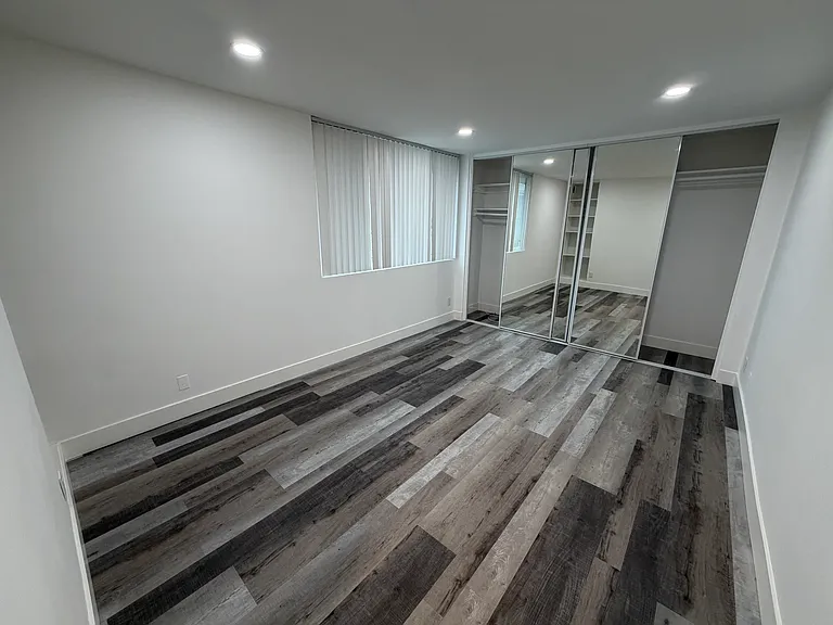 1277 Barry Ave #7 — Photo 12