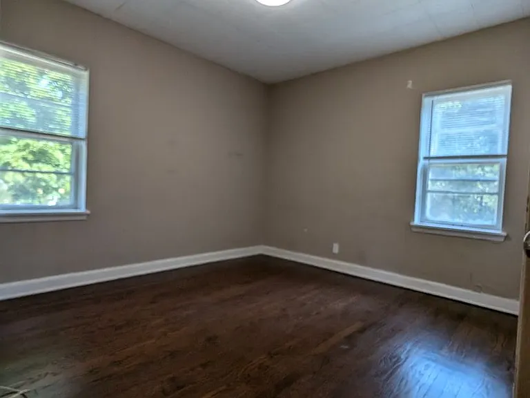 5425-33 W Martin Dr — Photo 13