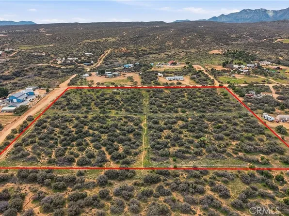 7870 Woodcliff St, Phelan, CA 92371