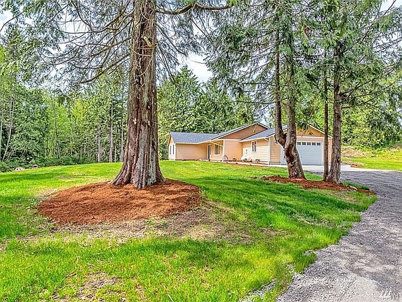 2nd image of 9225 NE Country Woods Ln