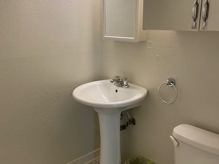 5634 N Meridian Ave — Photo 12