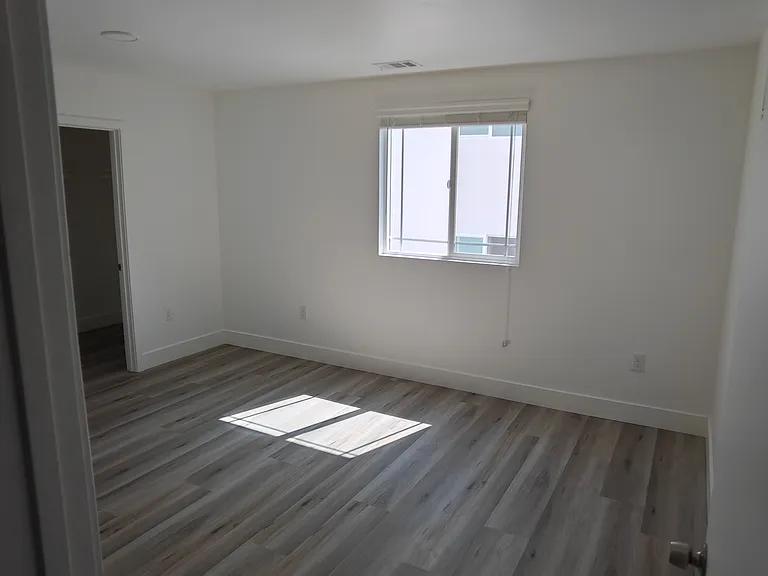 3721 S San Pedro St #3723-1/2 — Photo 10