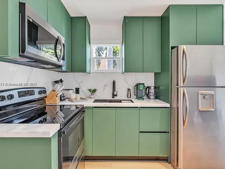 105 SW 4th Ave — Photo 3