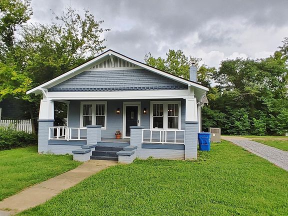 2nd image of 2123 Lyndon Ave
