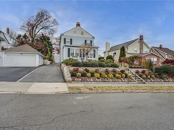 3rd image of 6 Doyer Ave