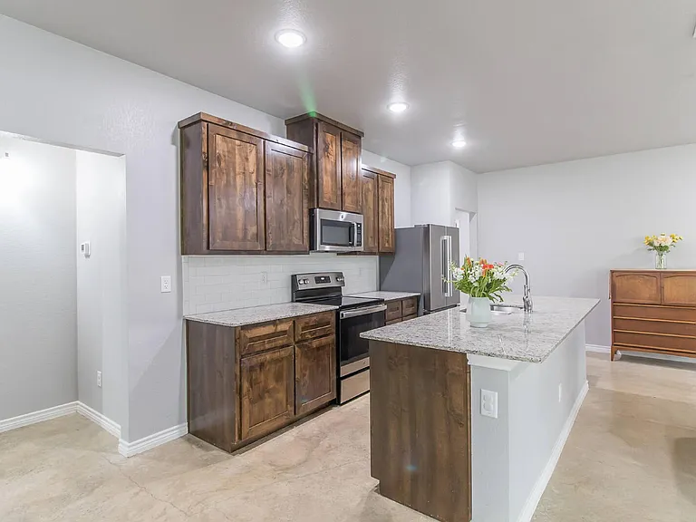 1715 Dryden Ave — Photo 15