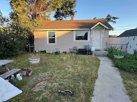 3rd image of 628 E Sanson Ave