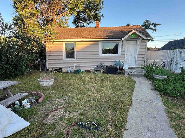 Listing photo 3