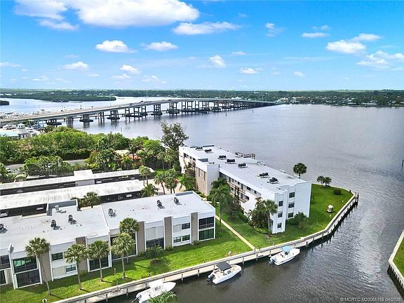 3rd image of 1950 SW Palm City Rd APT 1102