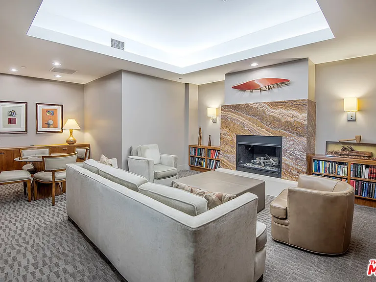 13650 Marina Pointe Dr #906 — Photo 42