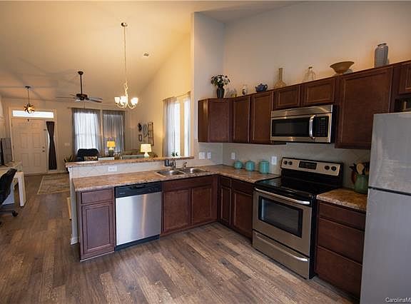 4th image of 101 N Ferncliff Dr