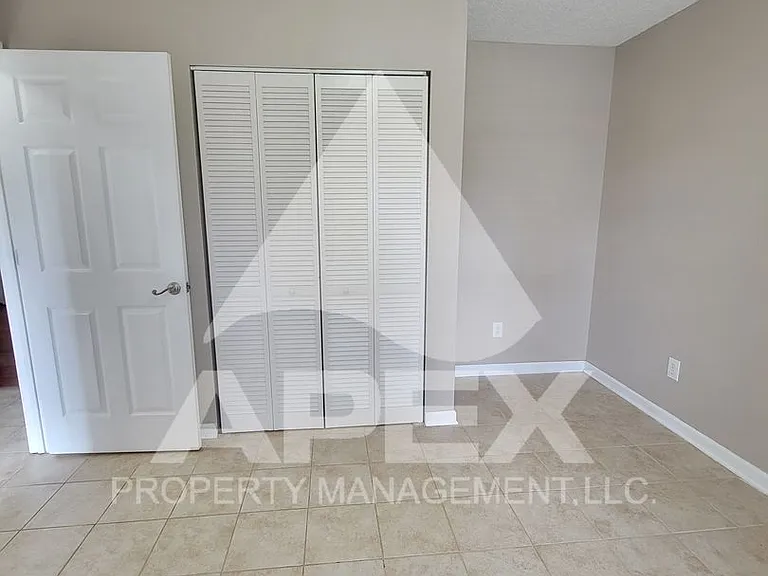 2030 Countryhill Ln — Photo 5