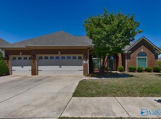 100 Oxfordshire Cir, Madison, AL 35758