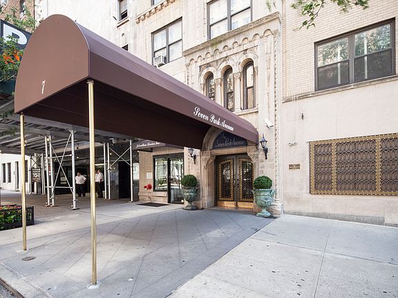 5th image of 7 Park Ave APT 22
