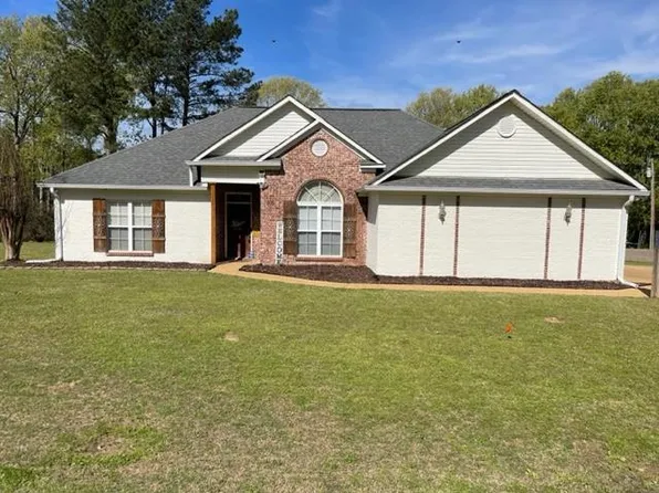 100 Hunters Crest Cir, Vicksburg, MS 39183