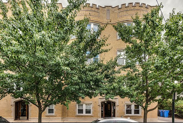 1st image of 5251 N Rockwell St #2