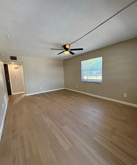 Spacious living room