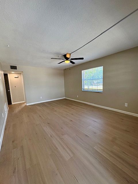 Spacious living room
