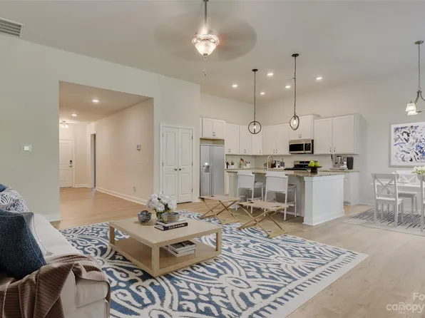 3735 Berry Dr, Terrell, NC 28682