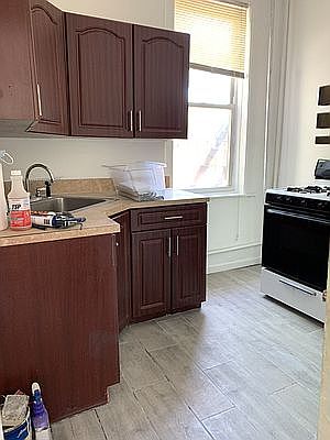1st image of 358 Sackett St #2