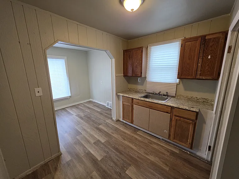 8461 Plainview Ave — Photo 11