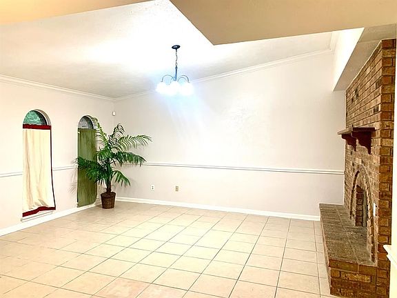 3rd image of 6710 Pickett Dr