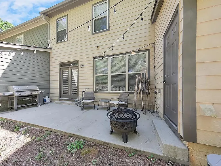 1272 Houndslake Dr — Photo 9