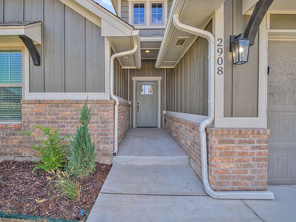4th image of 2908 SE 23rd Cir