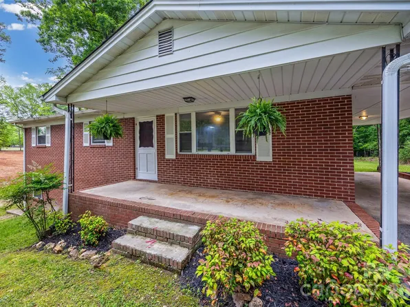 2380 Dixon Rd, Belmont, NC 28012