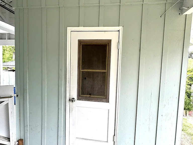 2441 Helena St — Photo 33