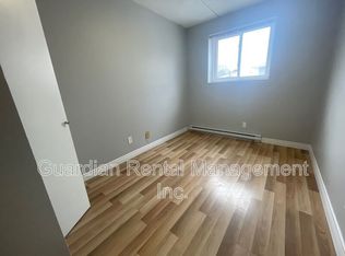 525 Ford St N APT 5, Thunder Bay, ON P7C4Z1