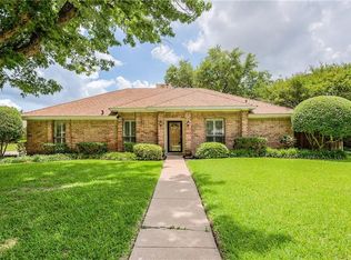 1602 Meadowglen Ln, Mesquite, TX 75150