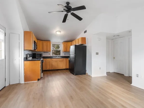 689 2nd Street image 6 of 22